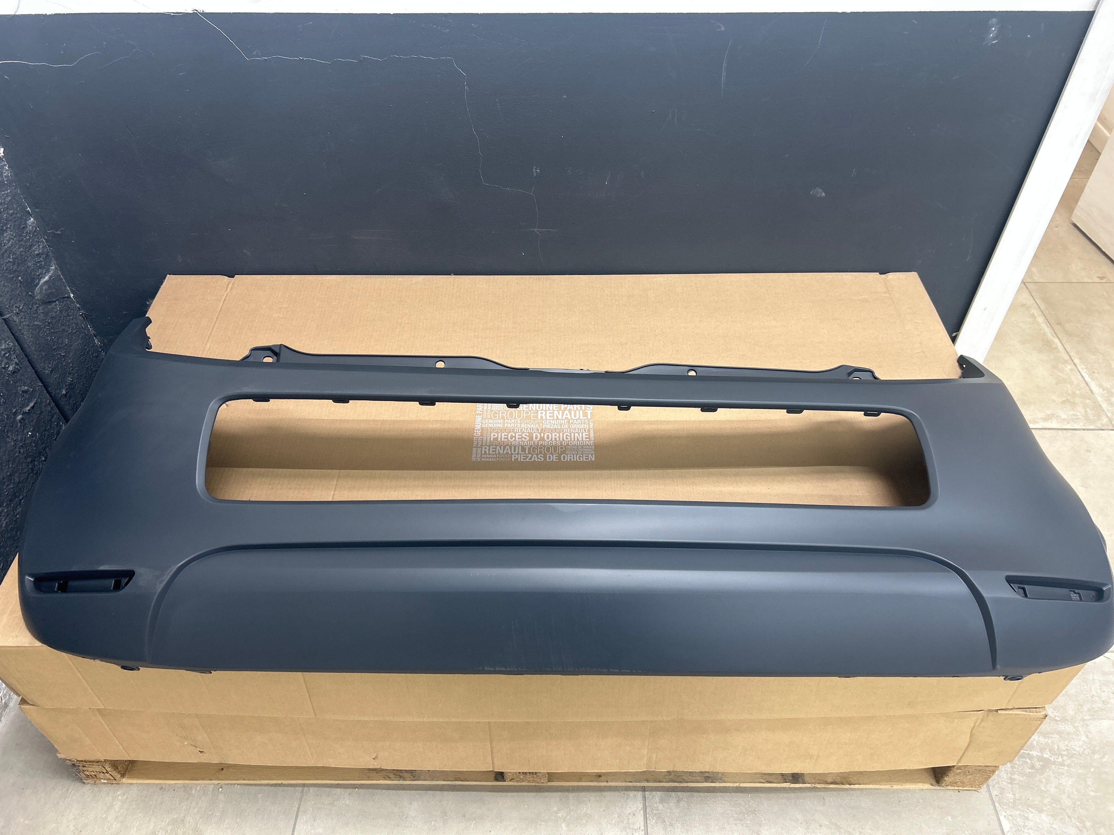 Paraurti non originale Renault Twingo Z.E.: 850224630R