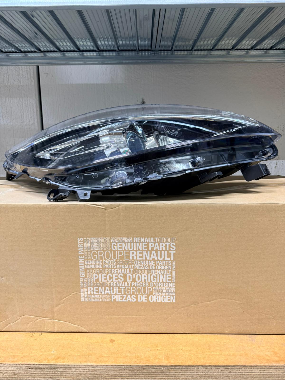 FARO SINISTRO RENAULT GRAN SCENIC3: 260108453R