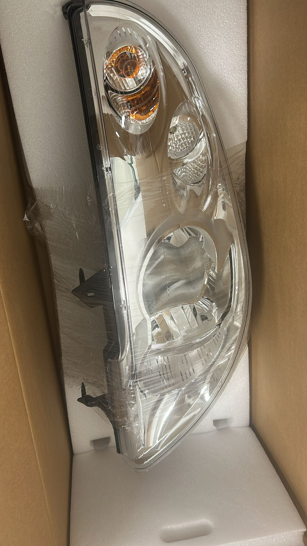 Fanale anteriore sinistro Renault Master 3: 260602078R