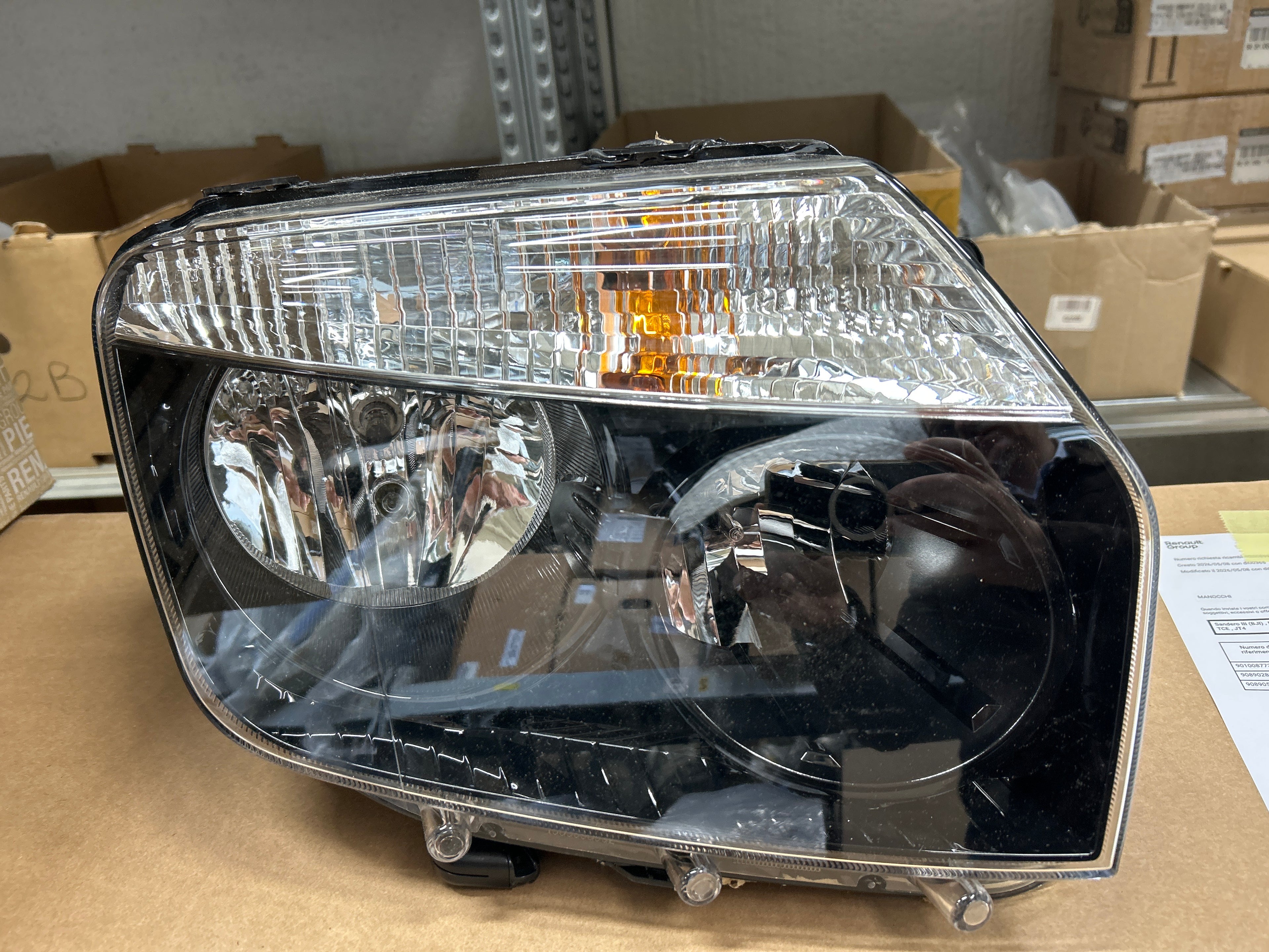 Fanale anteriore destro Dacia Duster (H79): 260103738R