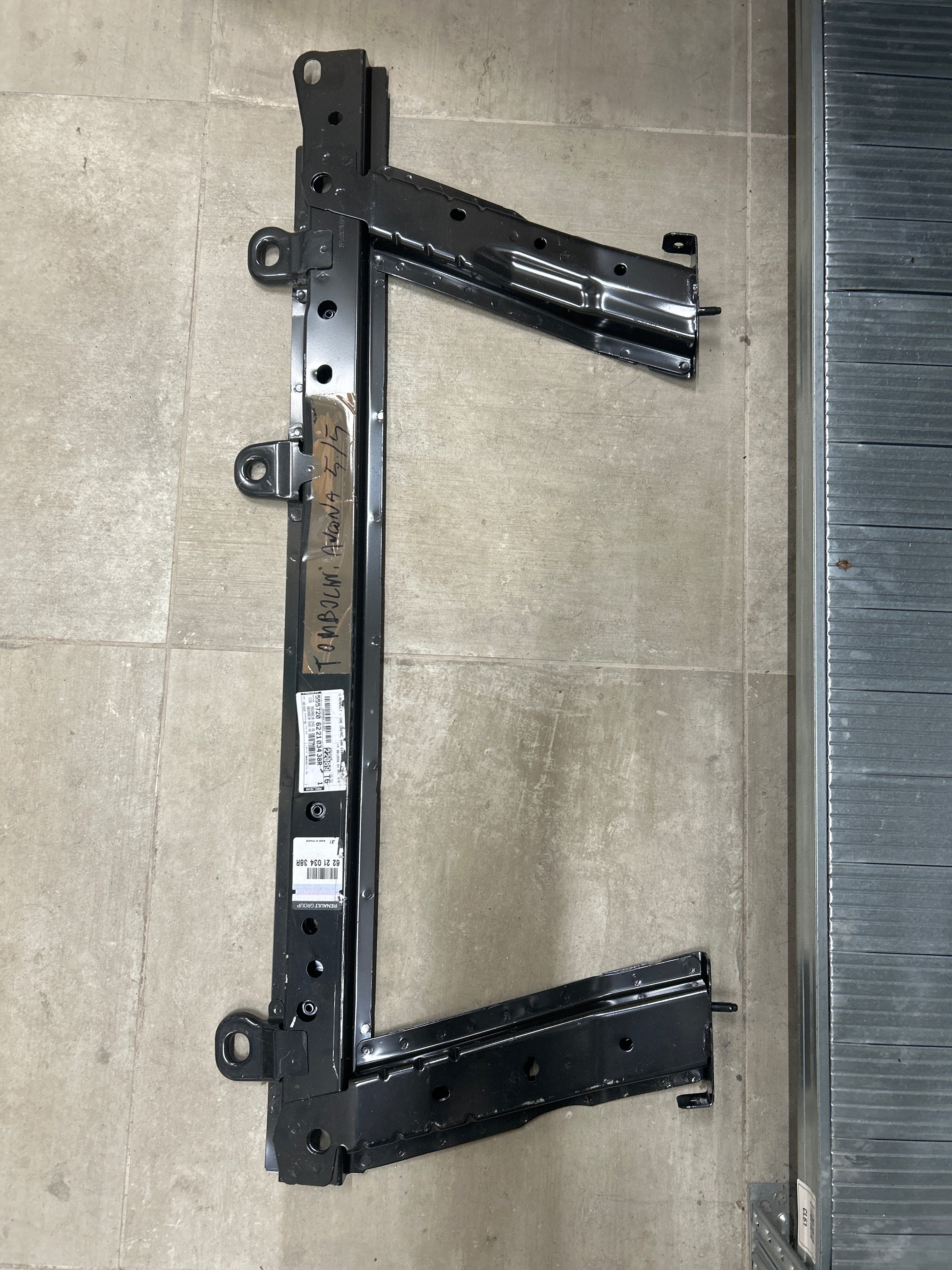Supporto radiatore Renault Clio 4: 622103438R