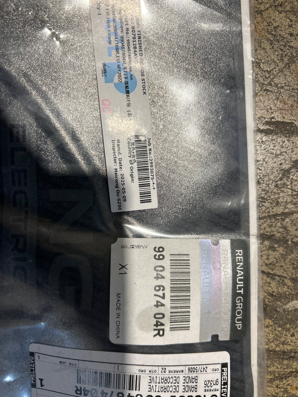 990467404R - modanatura sinistra adesiva Dacia Spring