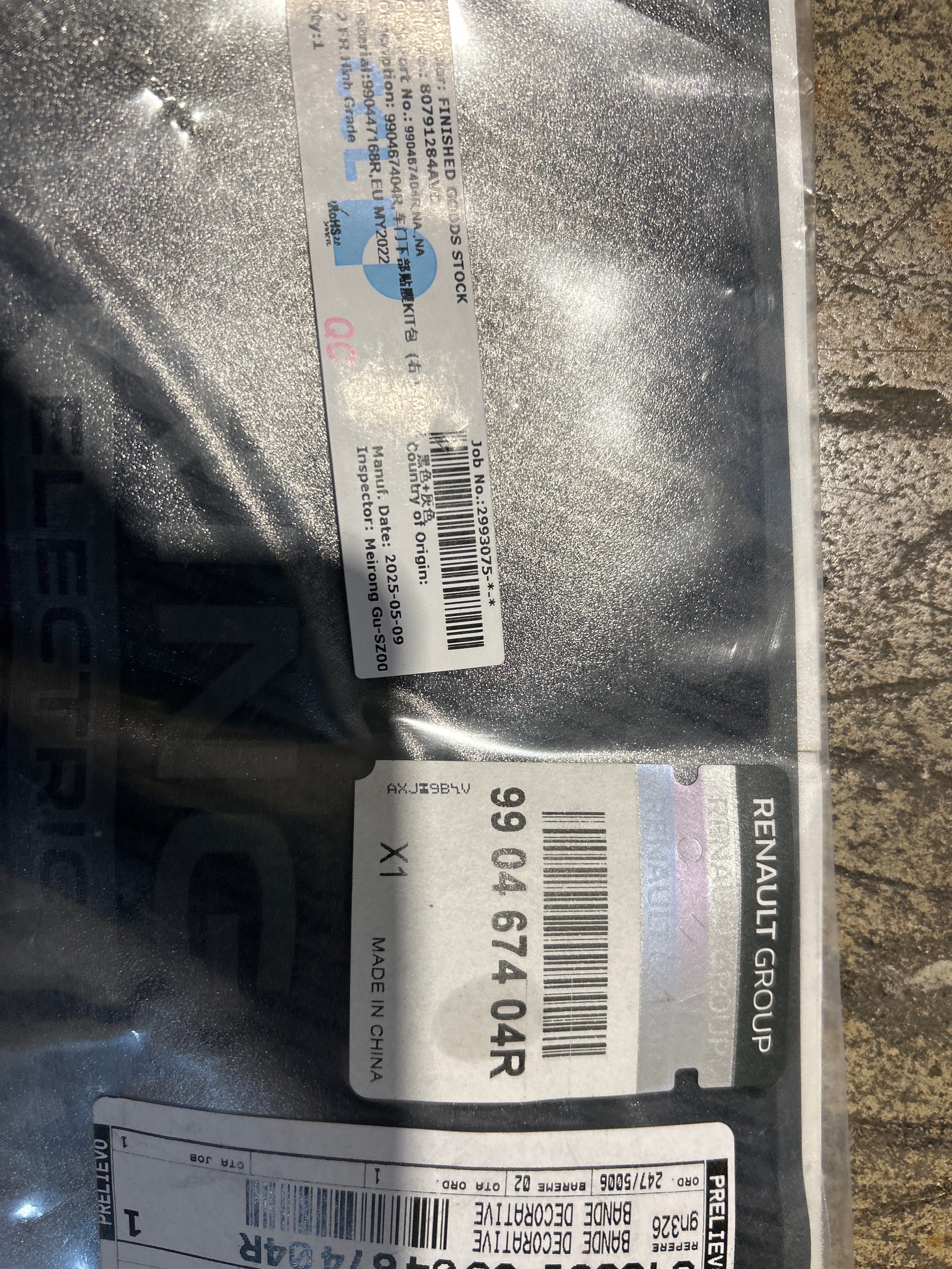 990467404R - modanatura sinistra adesiva Dacia Spring