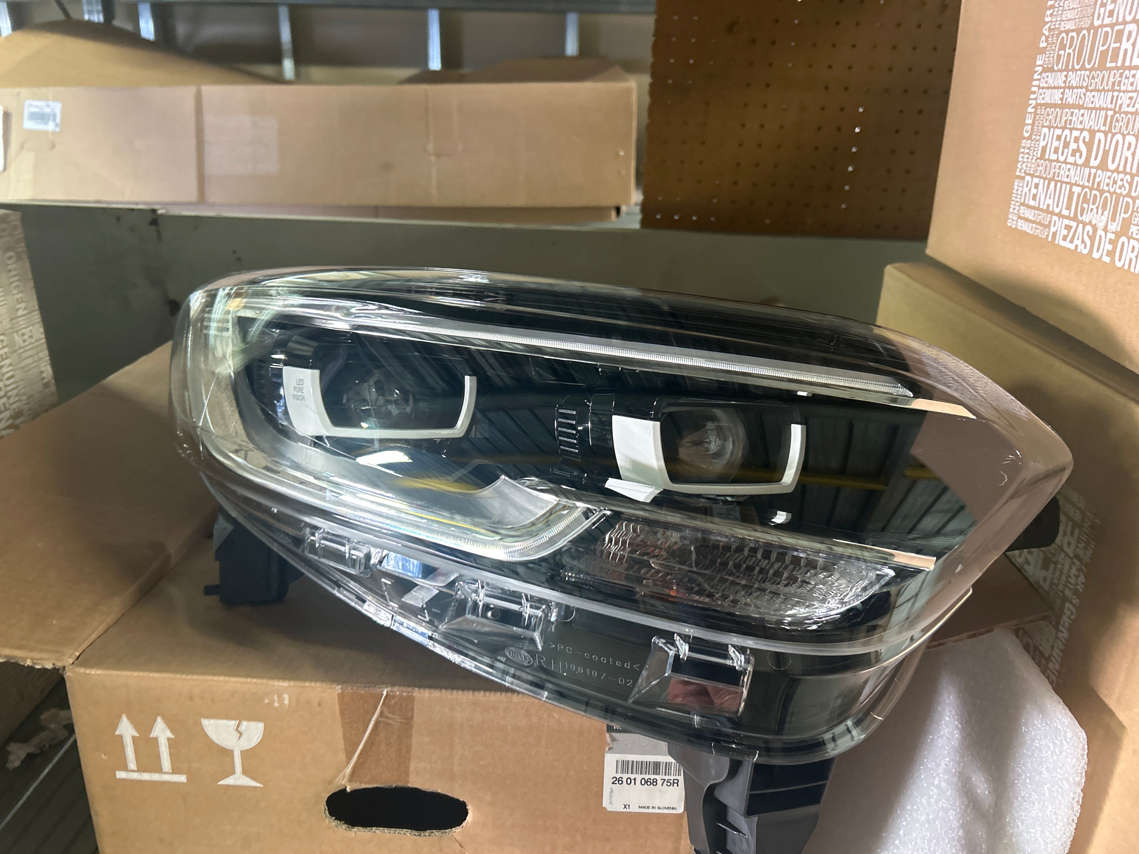 Fanale anteriore destro Renault kadjar: 260106875R