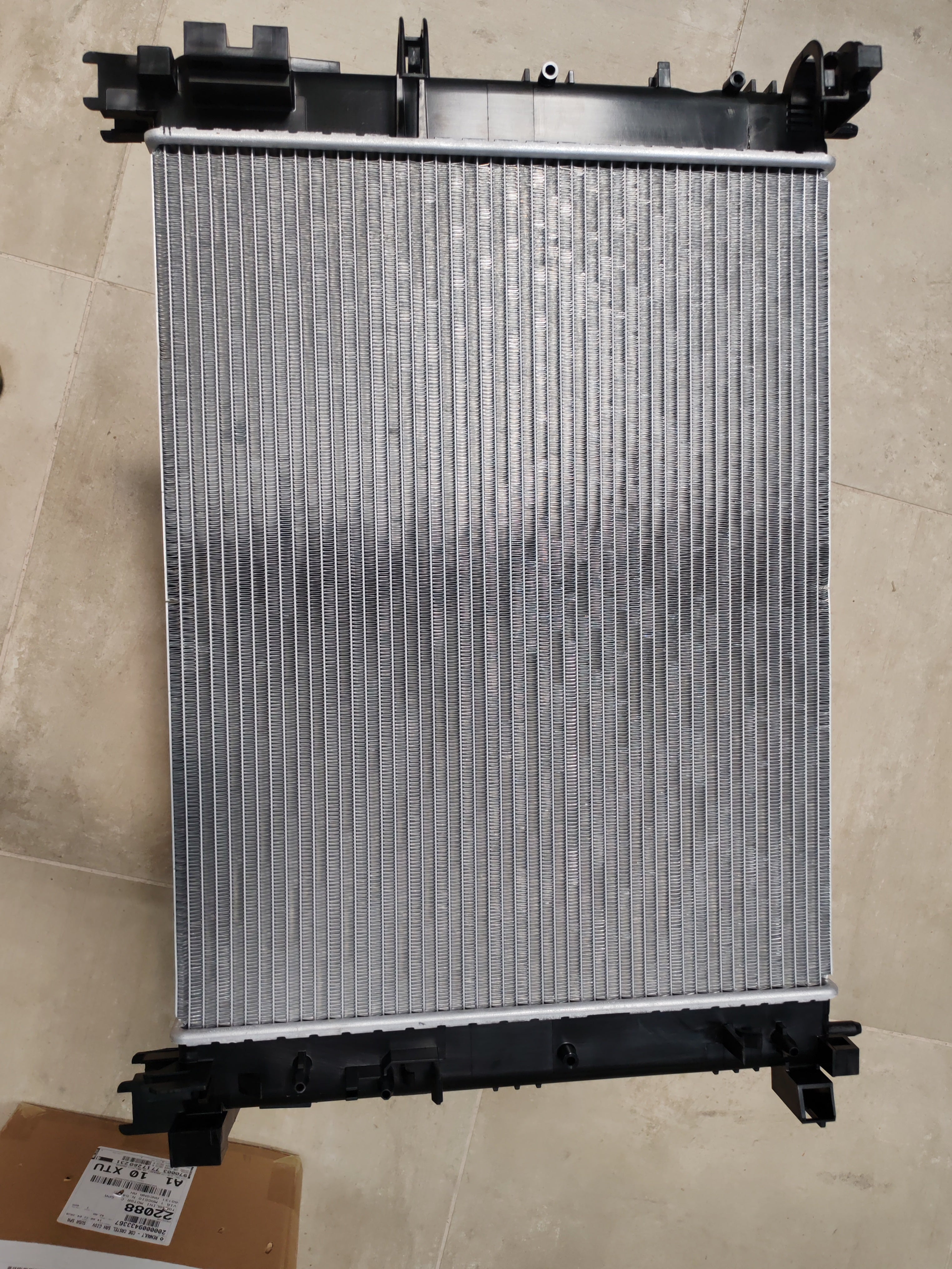 Radiatore motore Dacia Sandero 2: 214104225R