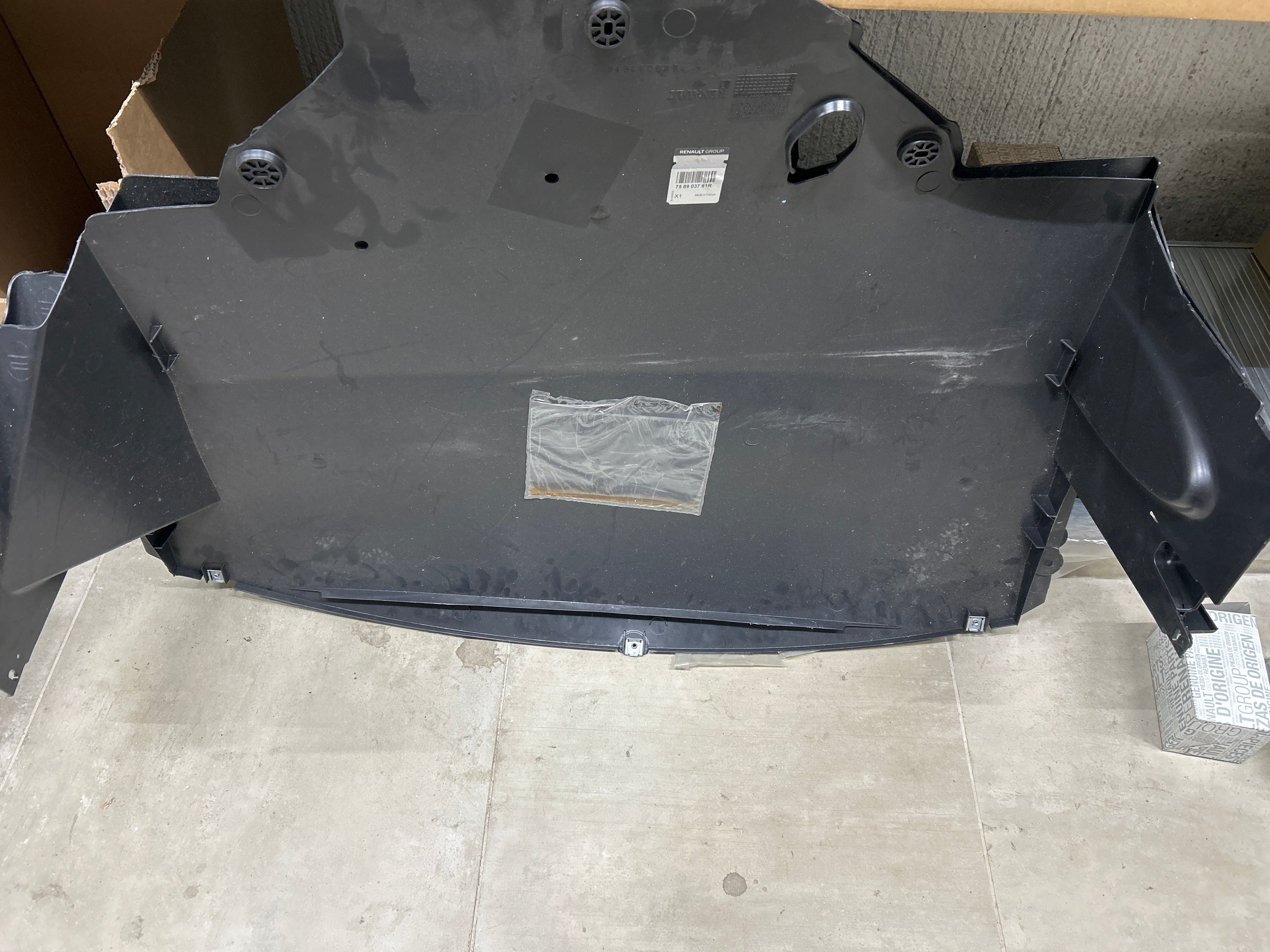 758903761R | 758924897R- protezione sotto motore Renault Master 3