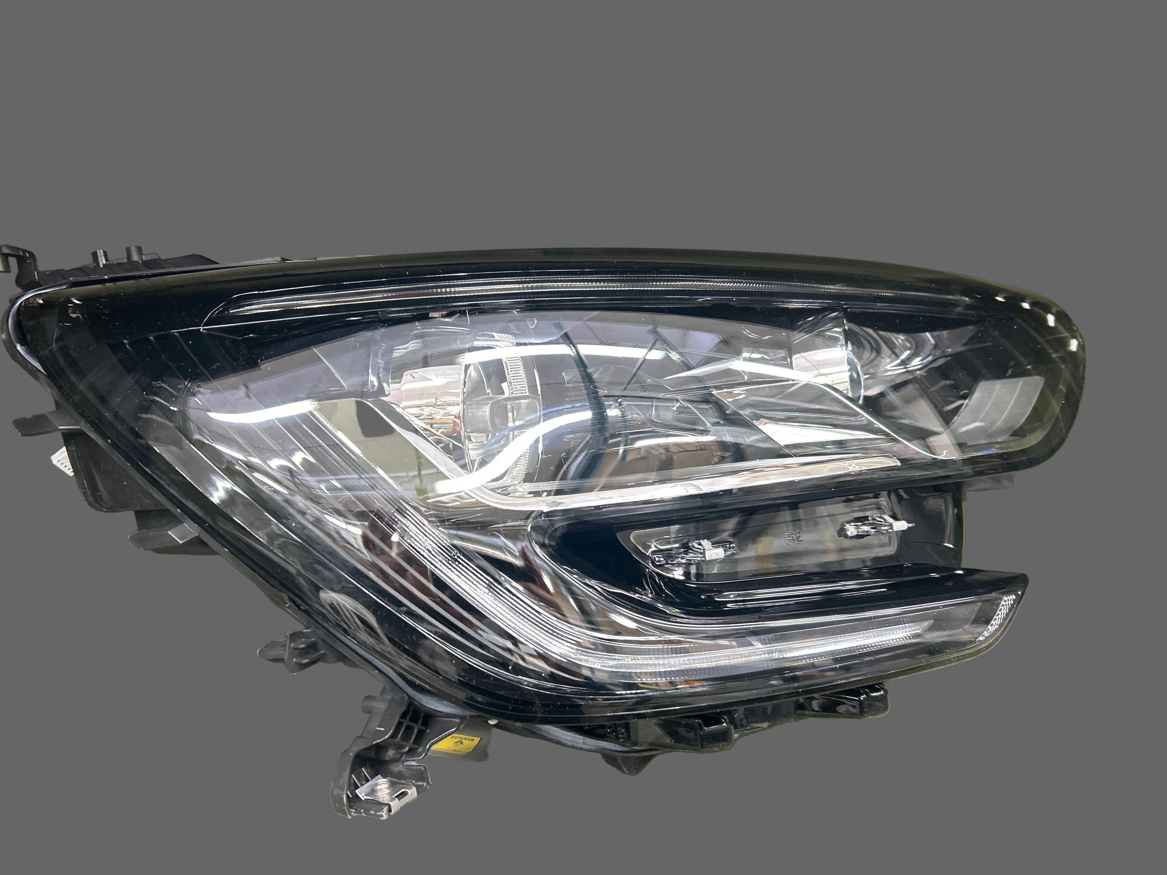 Fanale anteriore destro Renault: 260100141R