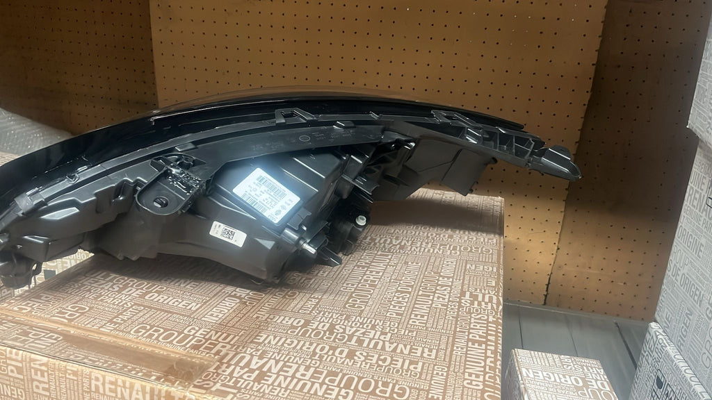 Fanale anteriore destro Renault Clio 5: 260100902R