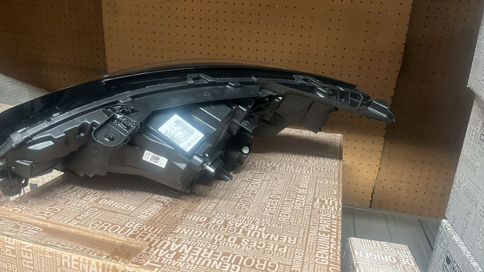 Fanale anteriore destro Renault Clio 5: 260100902R