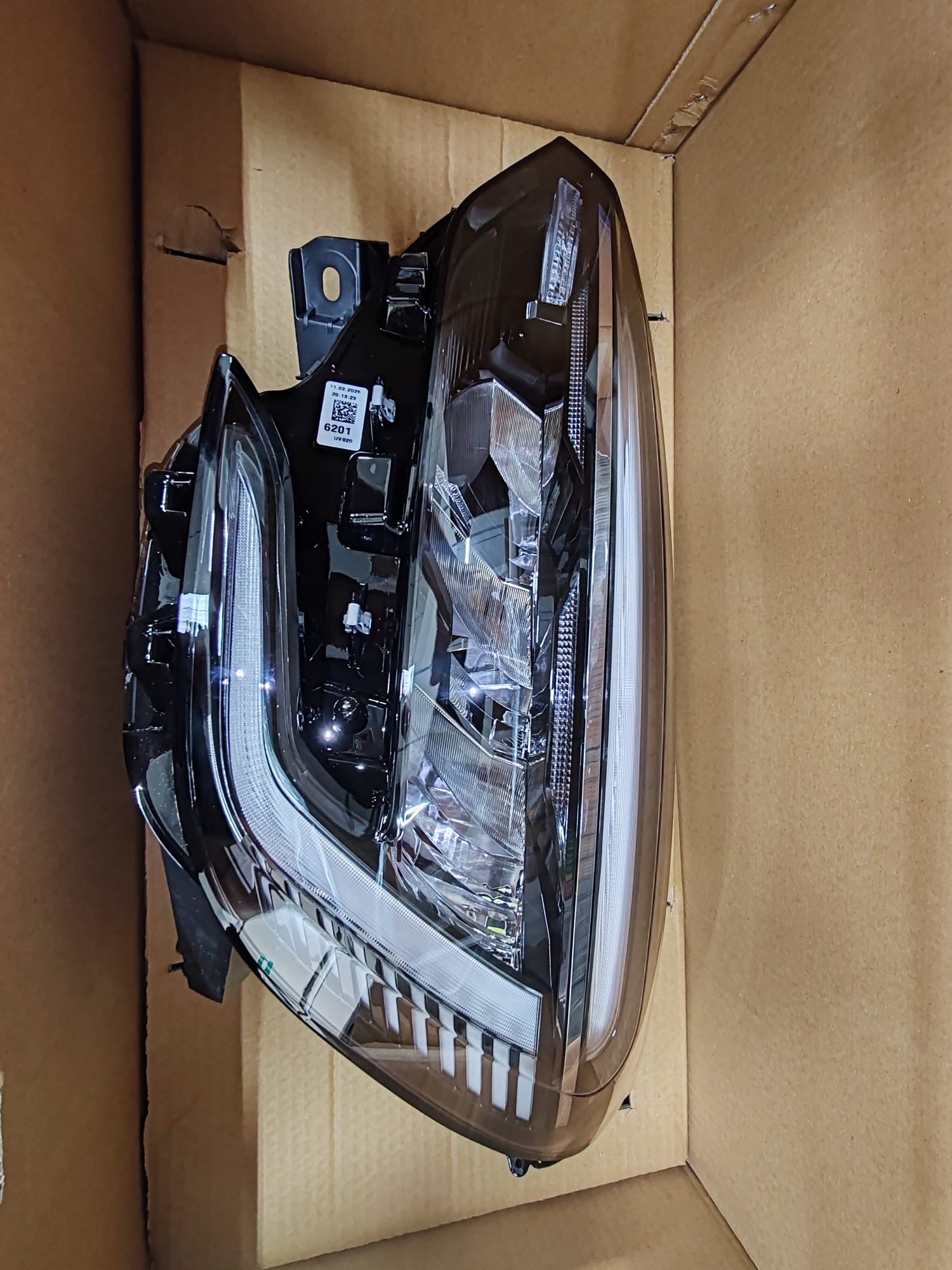 Fanale anteriore sinistro Renault Clio 5: 260607647R