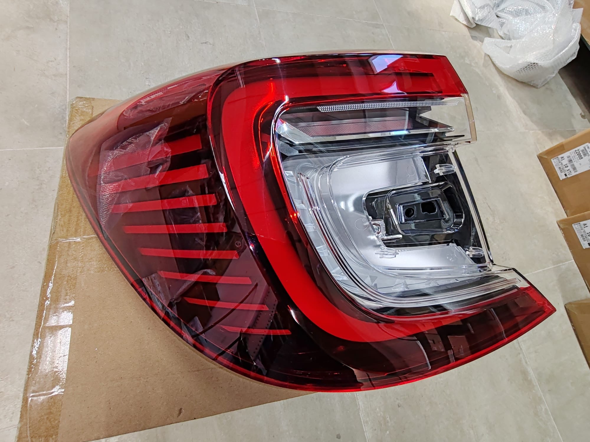 Fanale posteriore sinistro Renault Captur 2: 265555698R