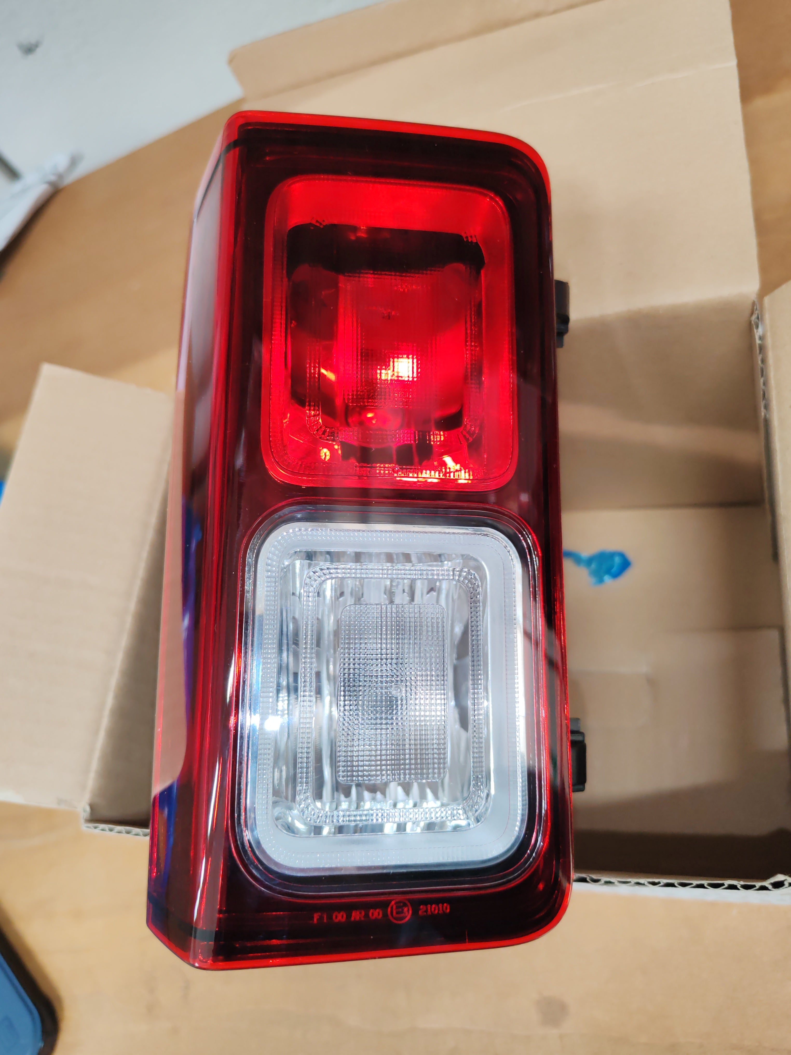 Fanalino posteriore destro Renault Trafic 3: 265548758R