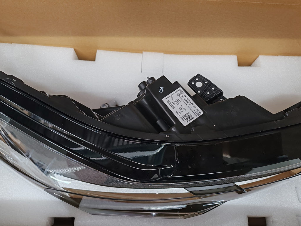 Faro anteriore destro Renault Captur 2: 260100091R