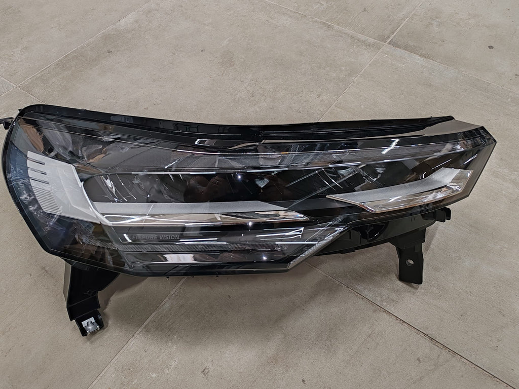Faro anteriore destro Renault Captur 2: 260100091R