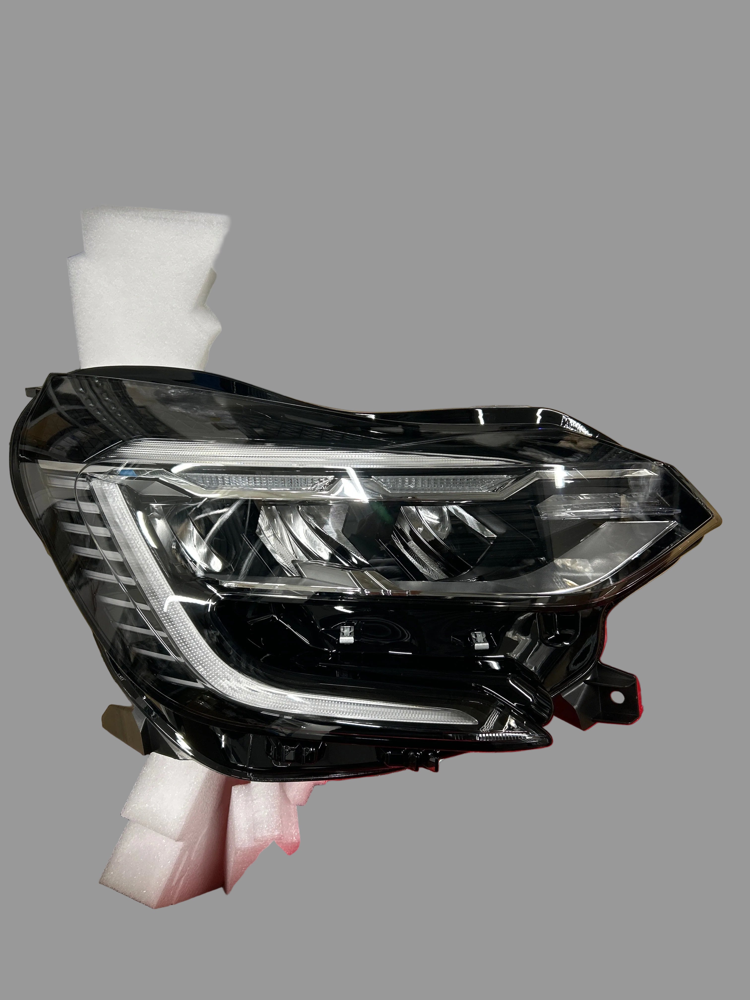 Faro anteriore destro Renault Captur 2: 260104900R