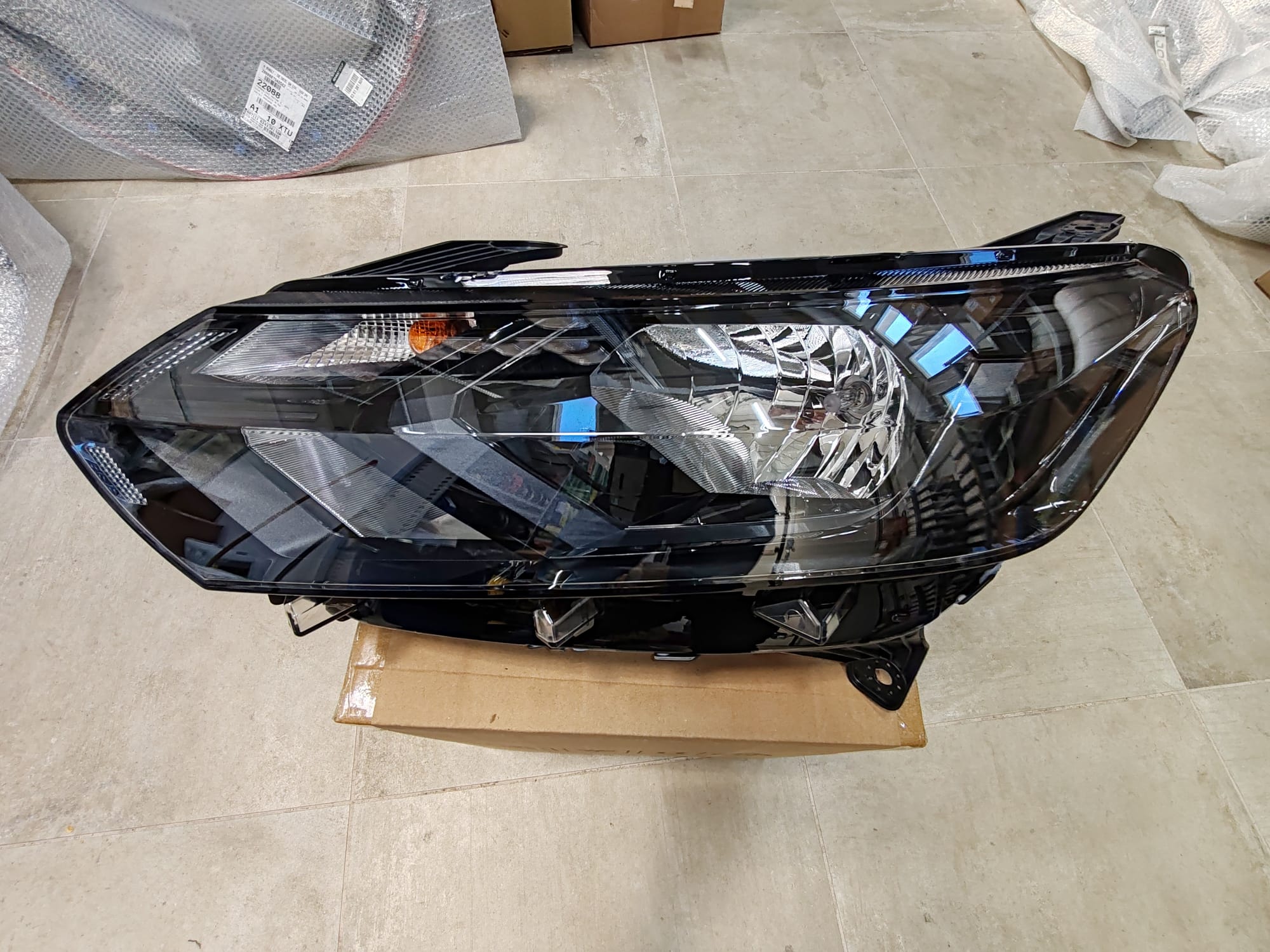Faro anteriore sinistro Dacia Sandero 3: 260602516R