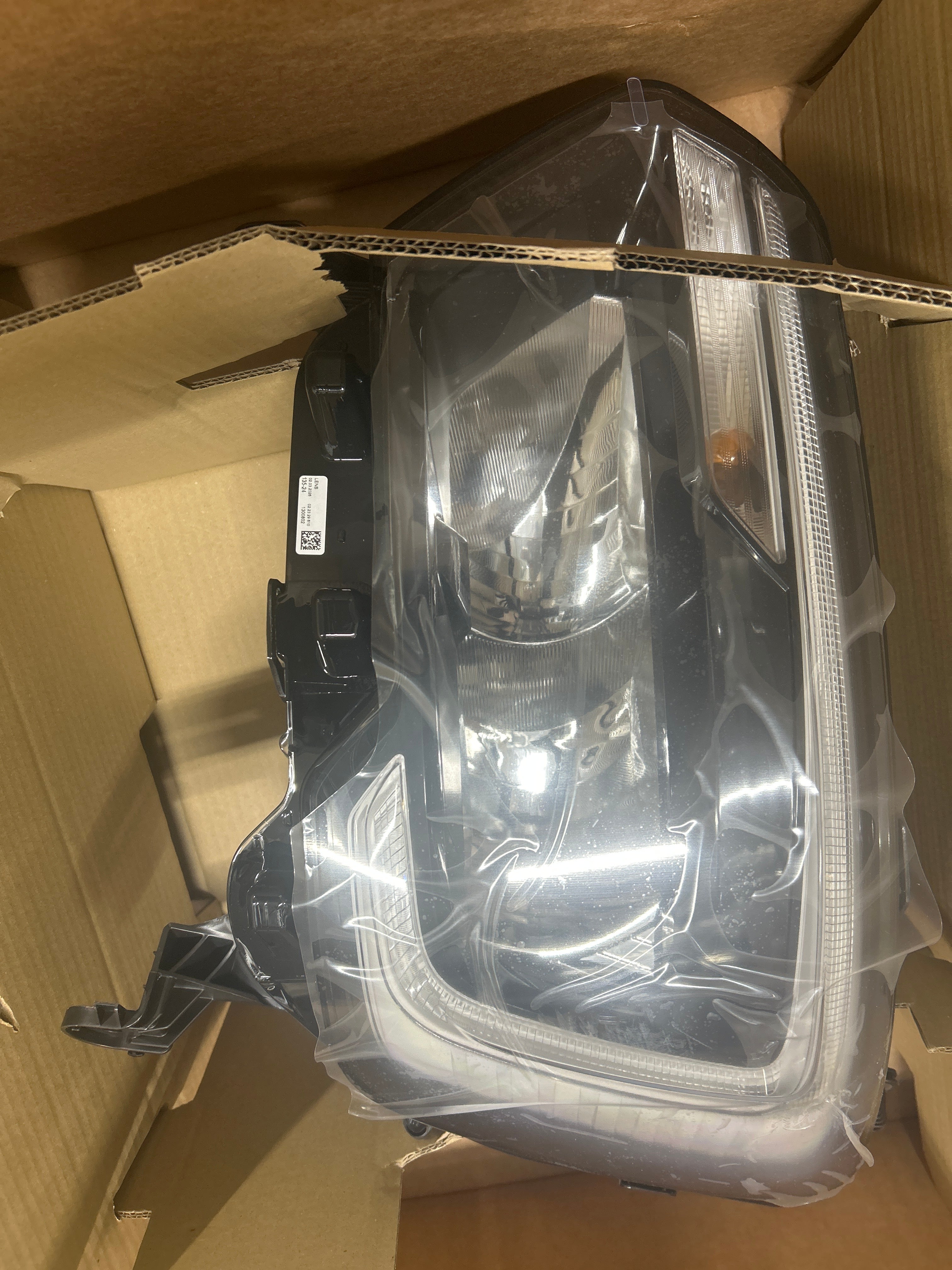 Faro anteriore sinistro Renault Master 3: 260607867R