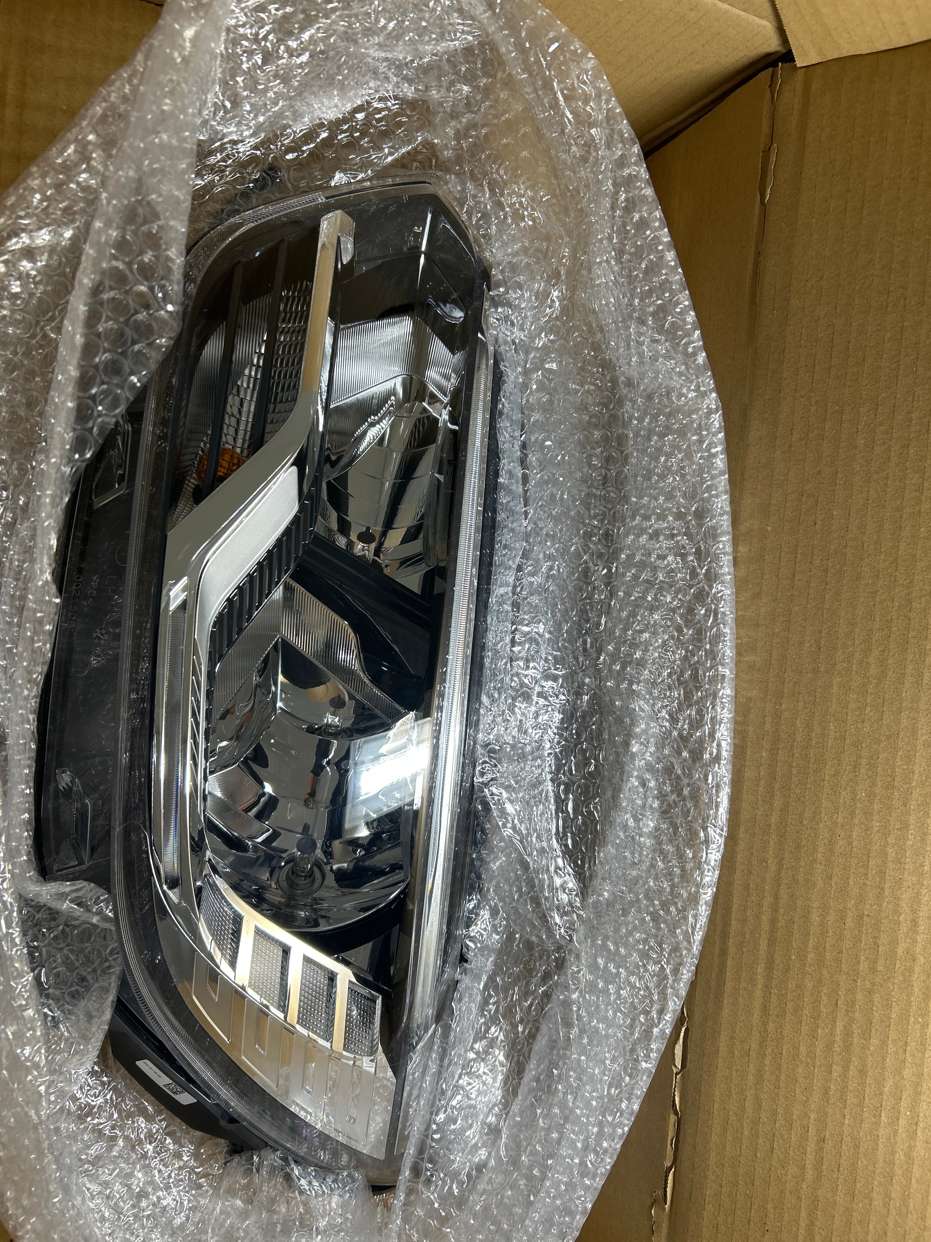 Faro anteriore sinistro Renault Kangoo 3: 260600331R