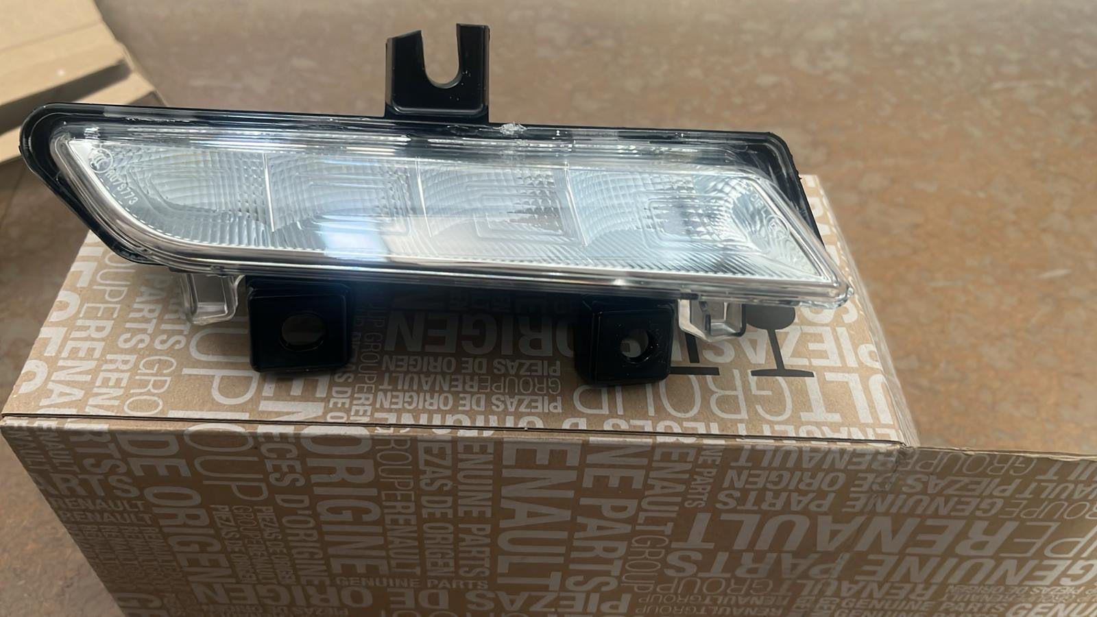 Faro sinistro luce diurna led Renault Clio 4: 266000411R