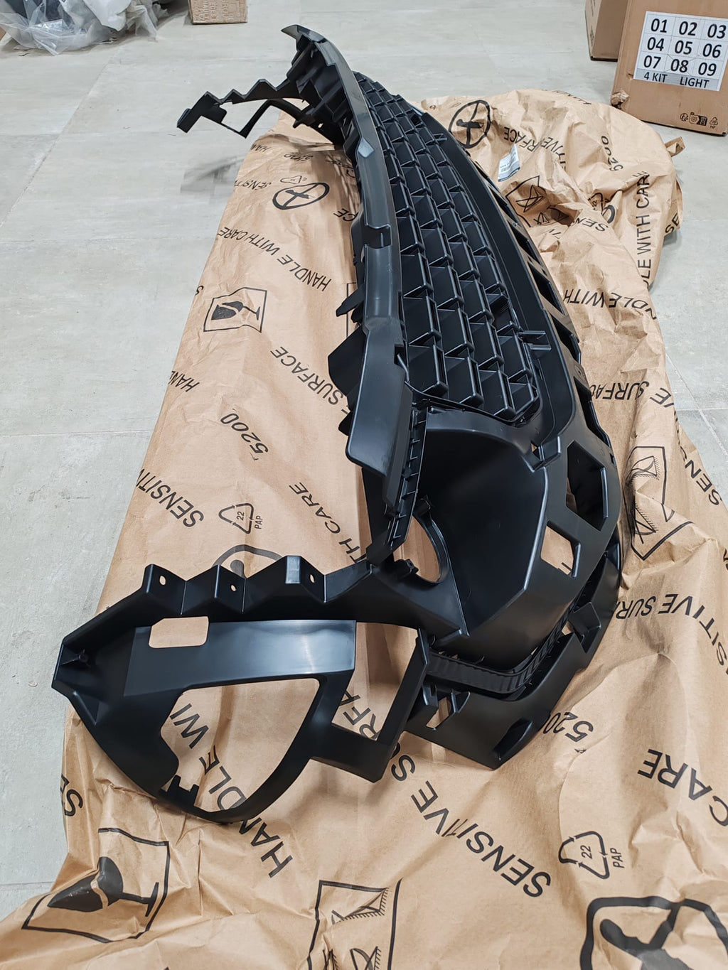 Griglia paraurti anteriore Dacia Duster 3: 620267063R