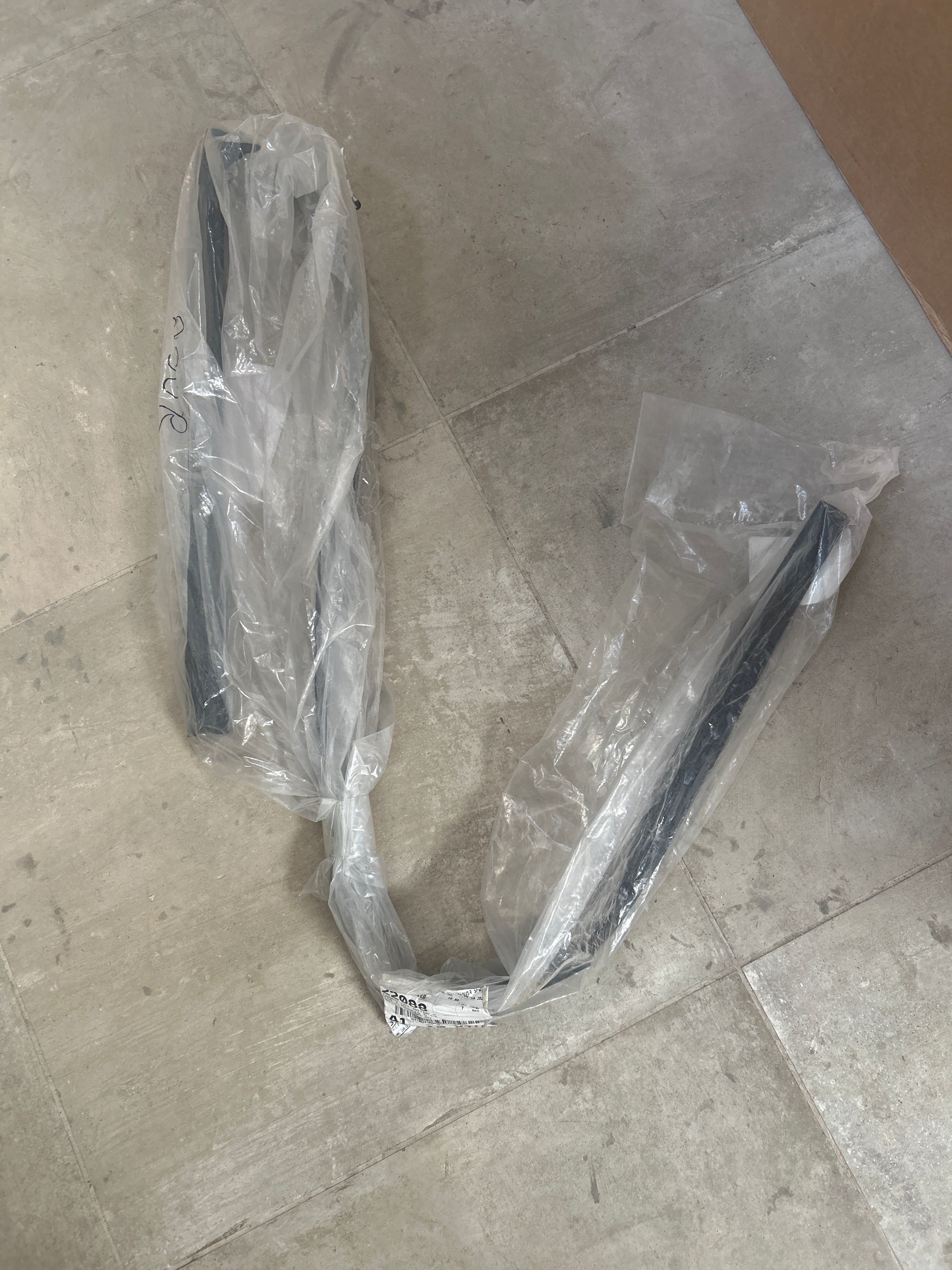 Guarnizione porta Renault Kadjar: 803311036R