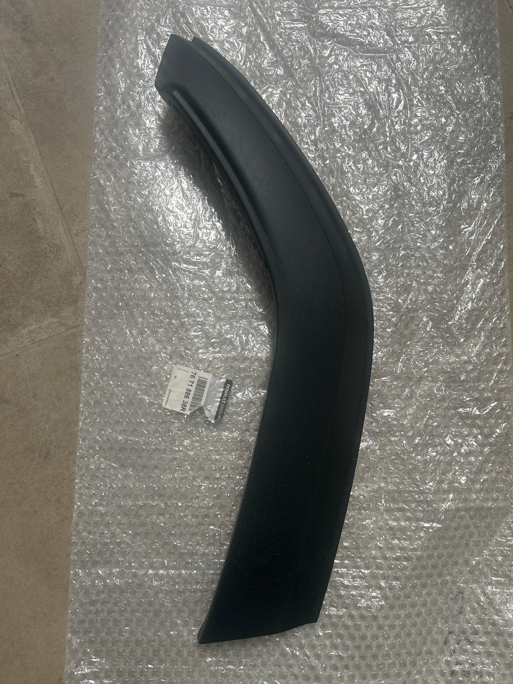 Modanatura posteriore destra Dacia Duster: 767188638R