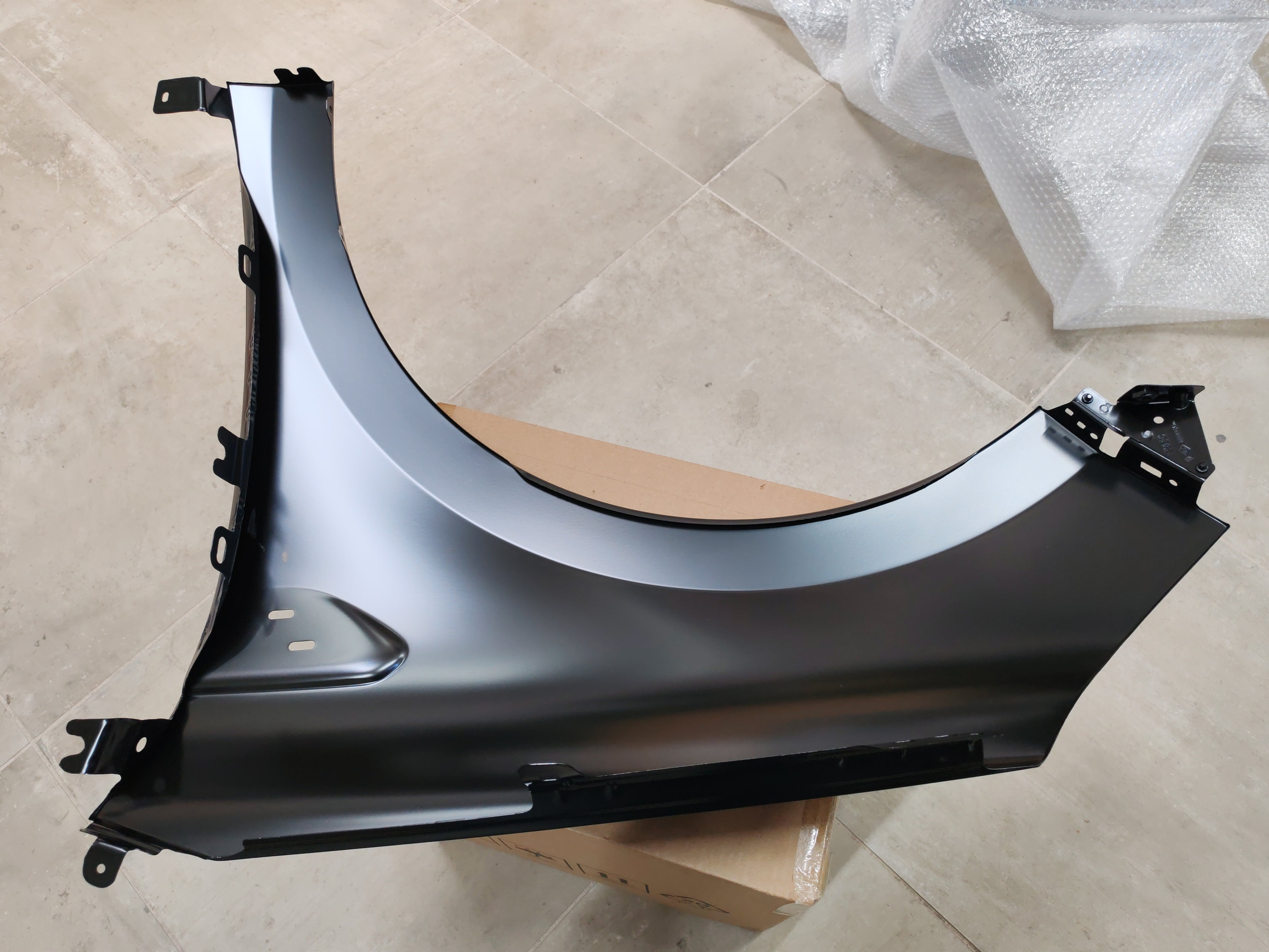 Parafango anteriore destro Renault Clio 5: 631009751R