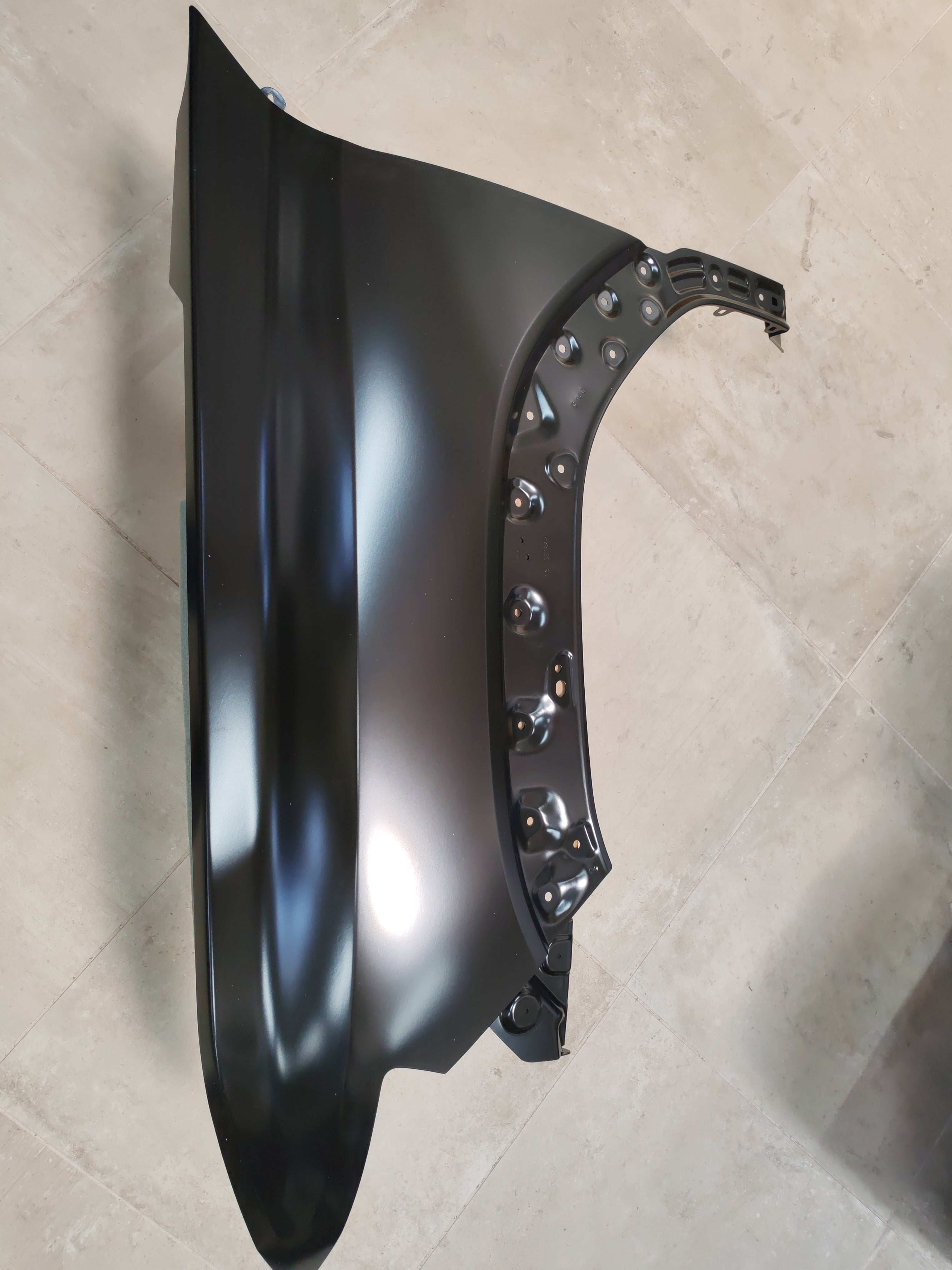 Parafango anteriore sinistro Dacia Duster 3: 631011876R