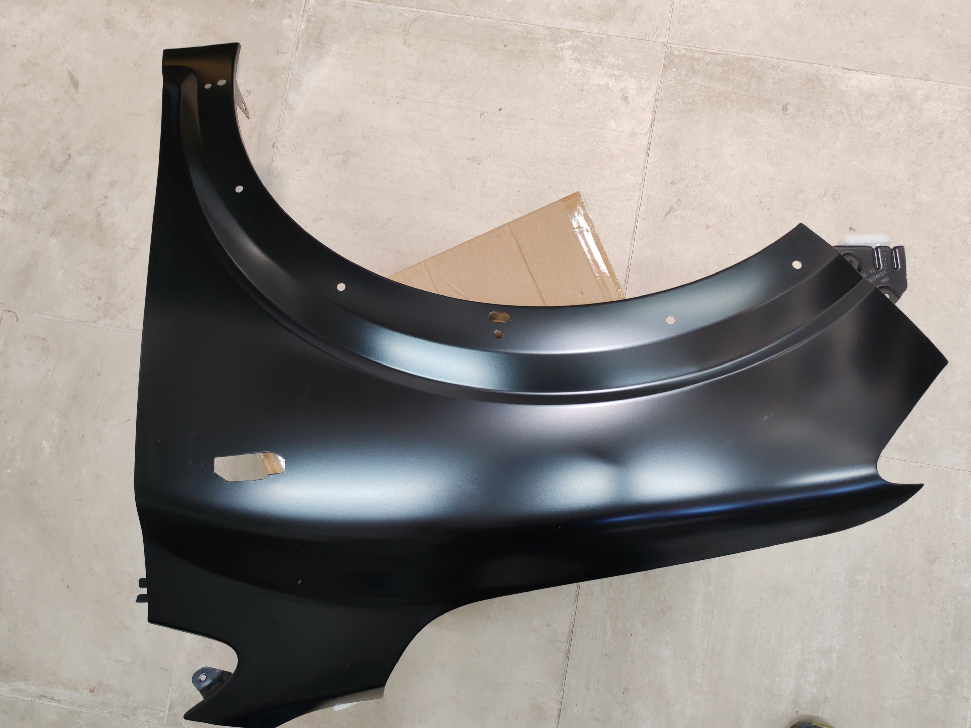 Parafango anteriore sinistro Dacia Stepway - Jogger: 631018101R