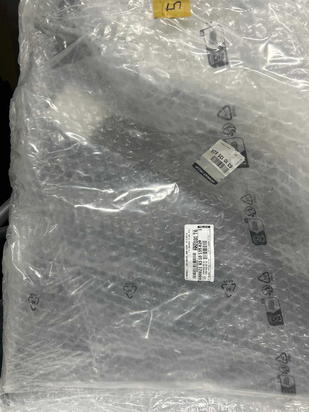 Parafango anteriore sinistro Renault Master 3: 631013582R