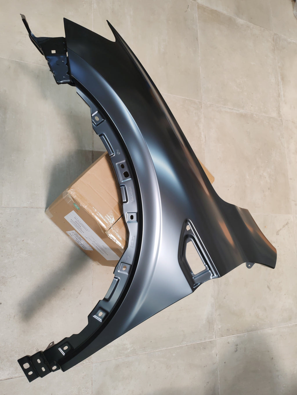 Parafango anteriore sinistro Renault Arkana: 631017236R