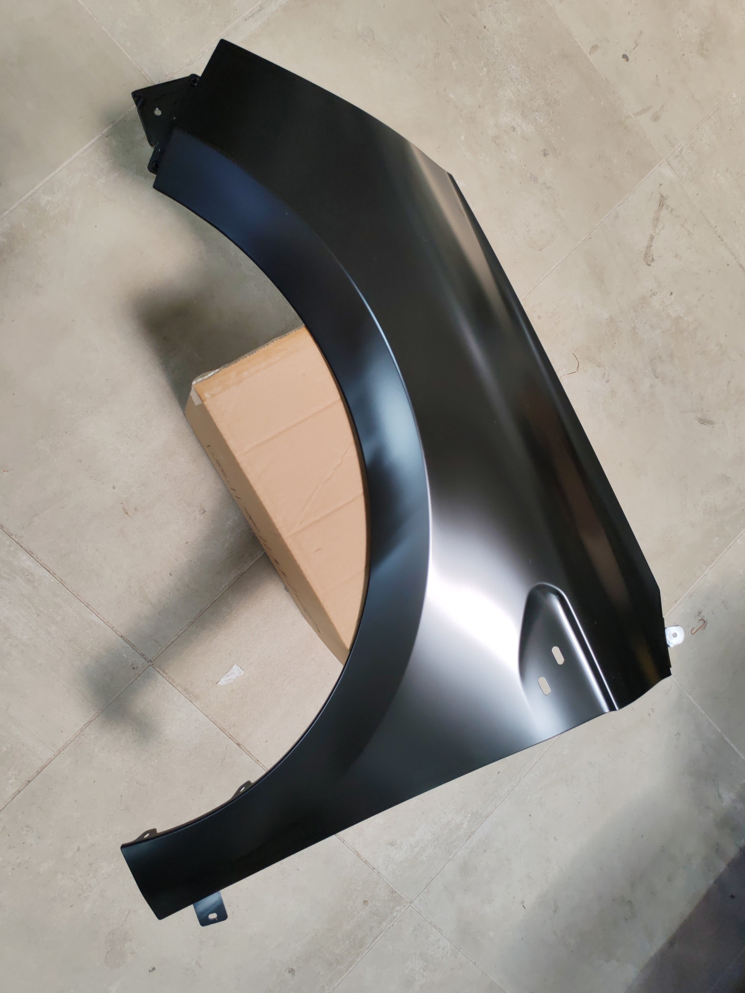 Parafango anteriore sinistro Renault Clio 5: 631019832R