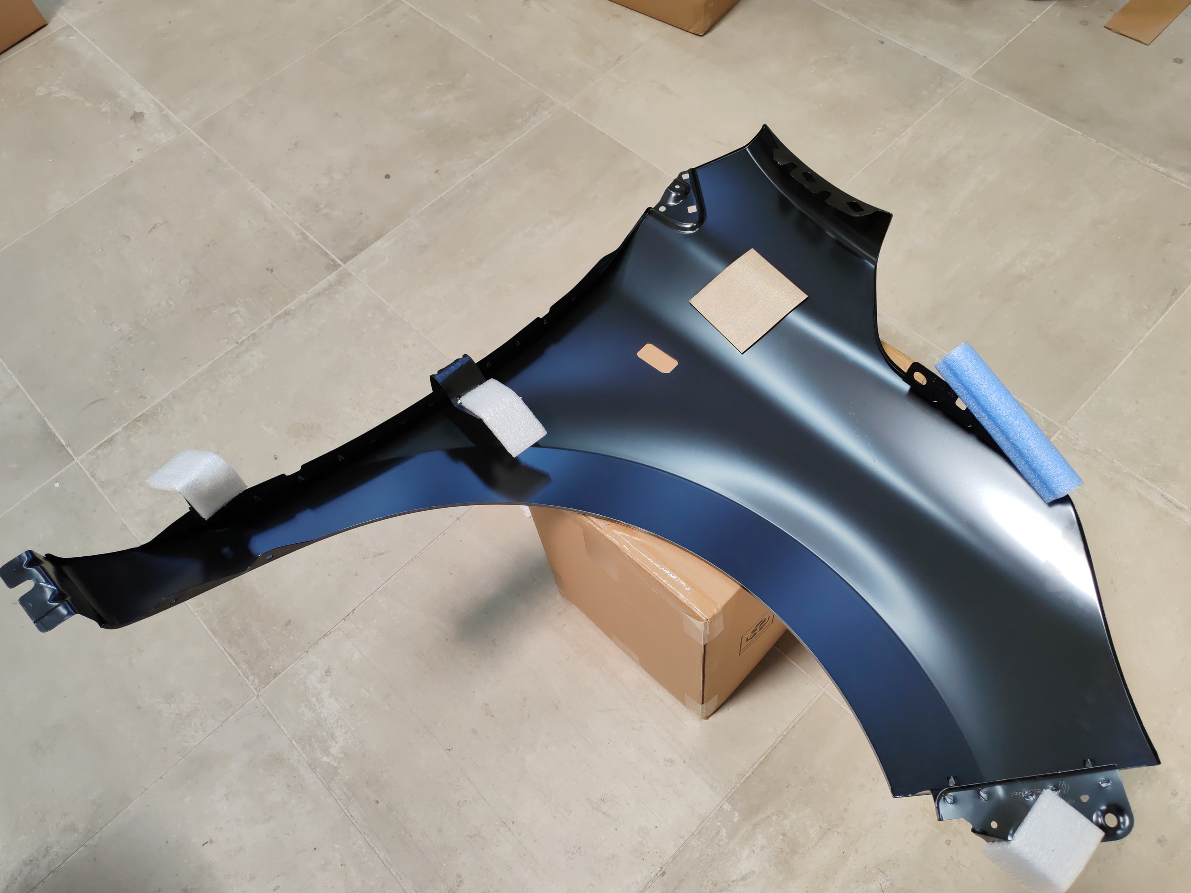 Parafango anteriore sinistro Renault Kangoo 3: 631011356R