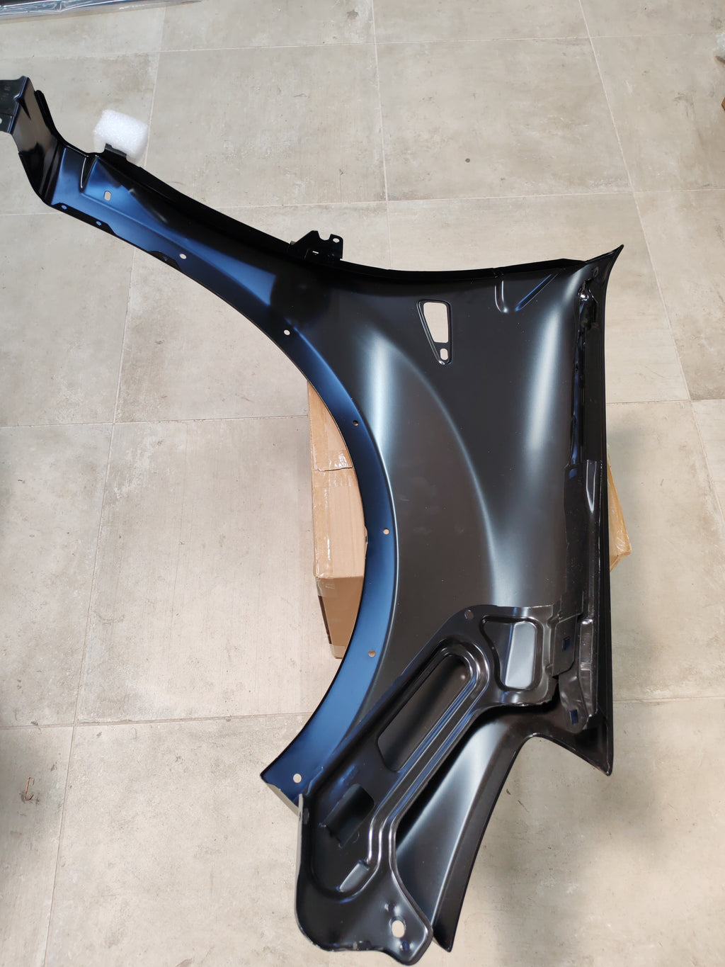 Parafango anteriore sinistro Dacia Sandero 1: 631012289R