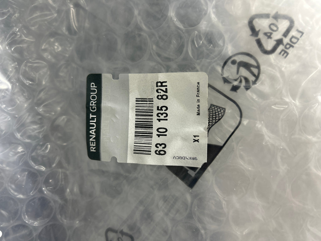 Parafango anteriore sinistro Renault Master 3: 631013582R