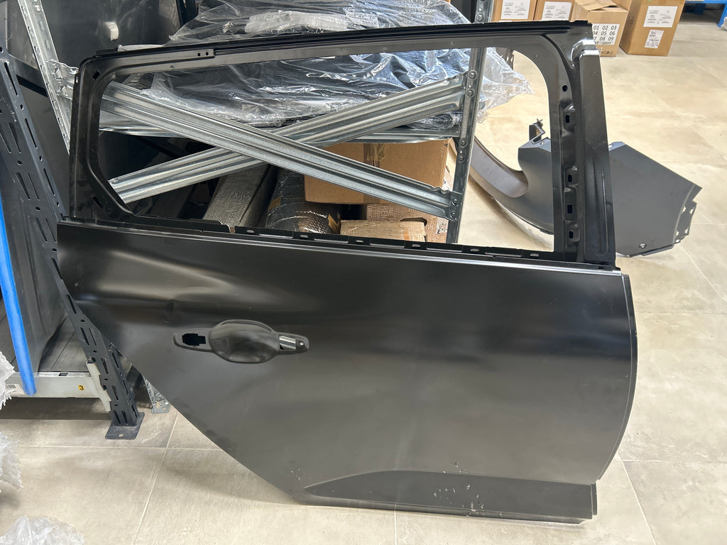 Porta posteriore destra Renault Megane 4: 821006310R