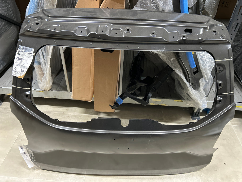 Portellone posteriore Dacia Duster (HJD): 901004229R - leggermente rovinato