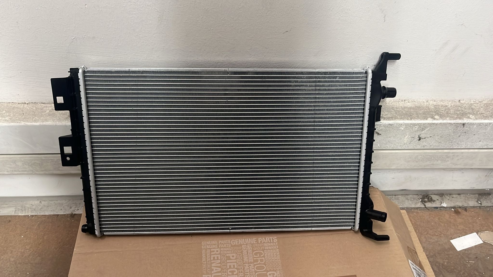 Radiatore motore Dacia Duster 3: 214571245R