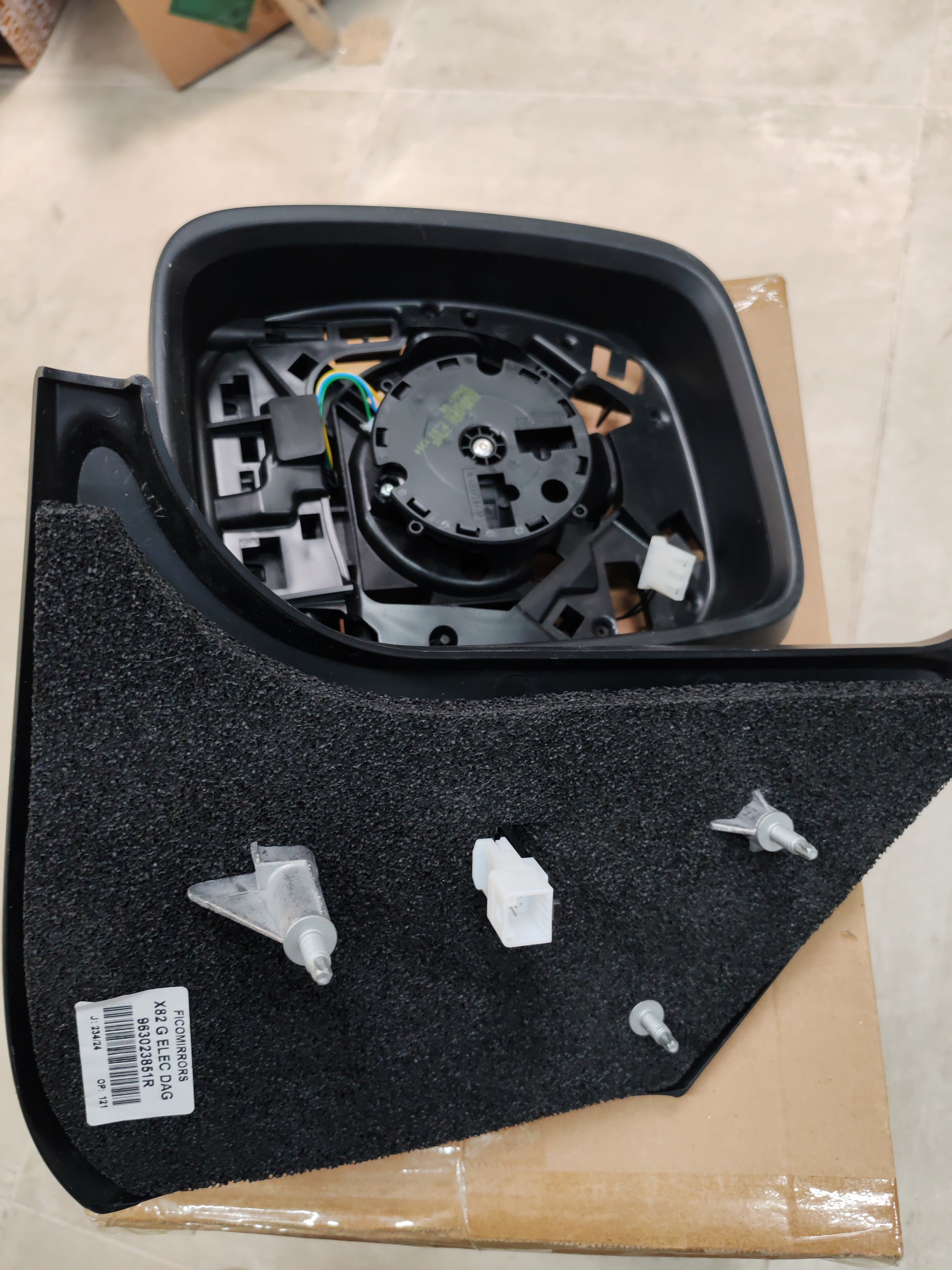 Retrovisore esterno sinistro Renault Trafic 3: 963023851R