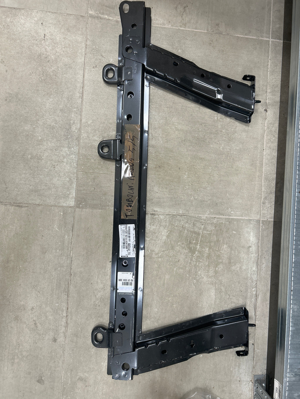 Supporto radiatore Renault Clio 4: 622103438R