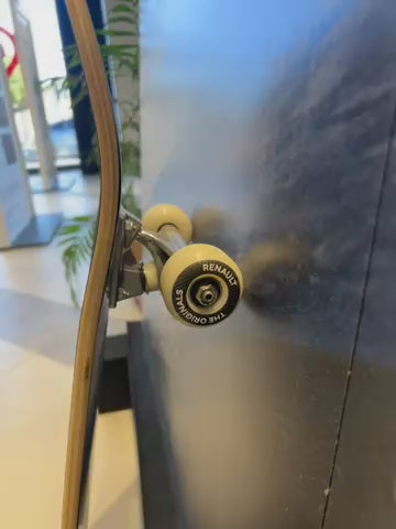 Skateboard Renault originale 7717301255