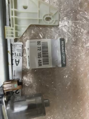 807218548R - alzavetro anteriore sinistro Dacia Sandero -50%